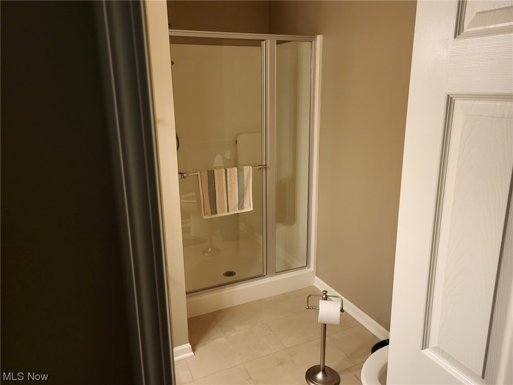 Clingan Xing Condo - Residential