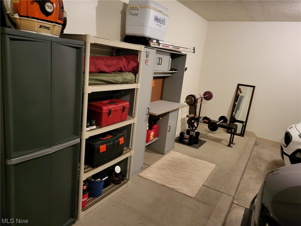 Clingan Xing Condo - Residential