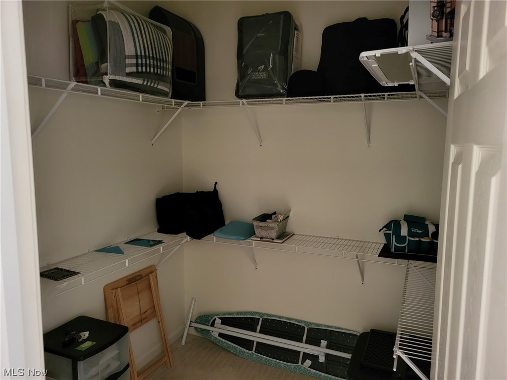 Clingan Xing Condo - Residential