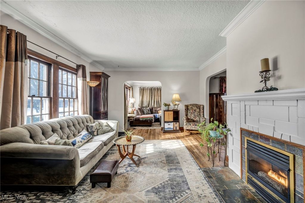 Photo of 17610 Narragansett Avenue, Lakewood, OH 44107 (MLS # 5184220)