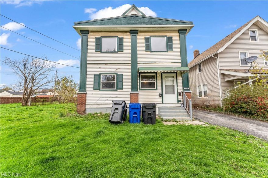 3298 W 97 UP, Cleveland -  Stunning 2 bed 1 bath multi family home //

$825 rent / $825 deposit //
$49 application fee per adult //
NO SMOKING //
1 time $99 non-refundable set up fee paid at lease signing //

$30/month required resident benefit package; can include personal property/liability insurance for an additional $5/month for $35/month total. //

All applicants are required to fill out a PetScreening app, found on our website directly on the app before being processed. Even if you have NO pets - this app must be filled out. One-time, non-refundable pet fee of $200-300 per animal applies to all pets & must be paid prior to or when you pay your first month rent. (No fee for qualified assistance animals). //

Our app is processed through secure site: Findigs, they require ID & income verification. W/O this, your app will not be processed. They offer24/7chat support on their app directly for questions. //

Unique 2 beds, 1 bath up unit with enclosed porch, gorgeous floo