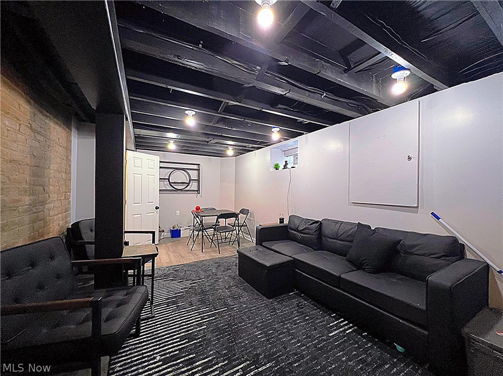 Baldwin Sl - Residential