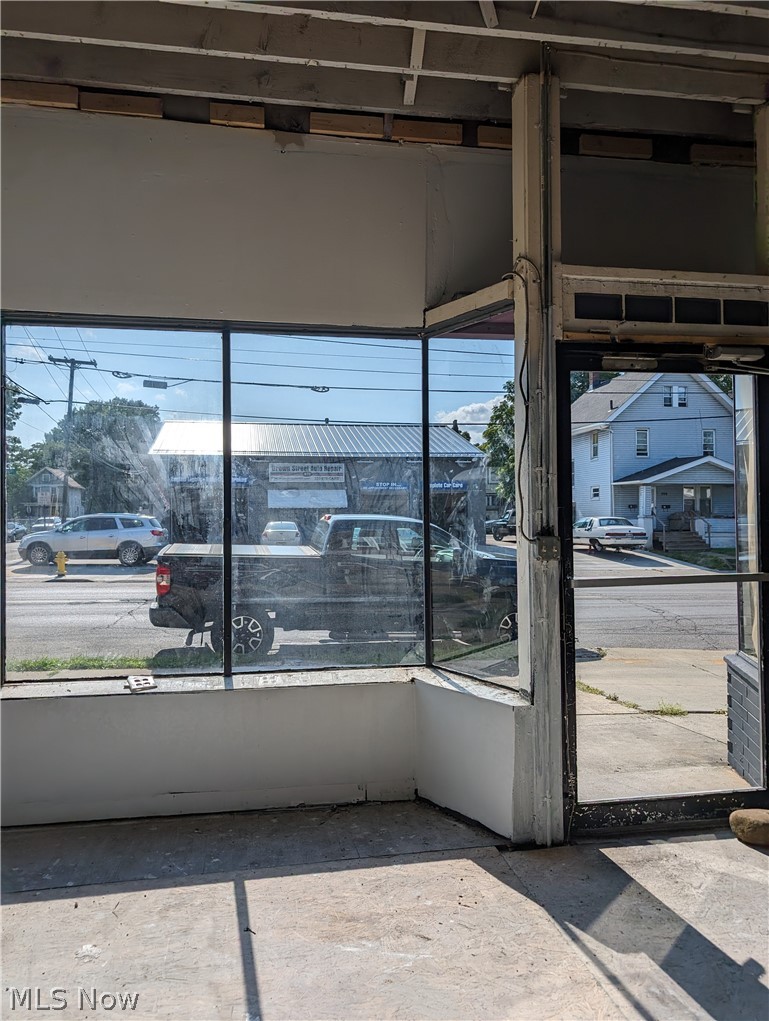 William T & Bessie Voris Sawye - Commercial Lease