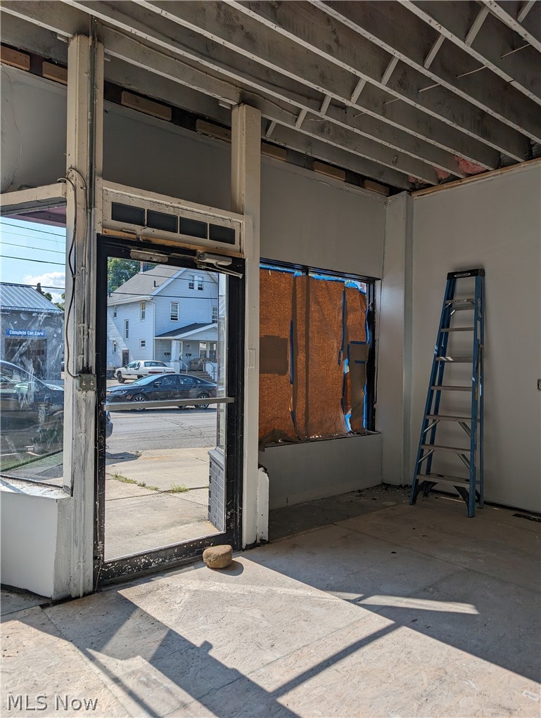 William T & Bessie Voris Sawye - Commercial Lease