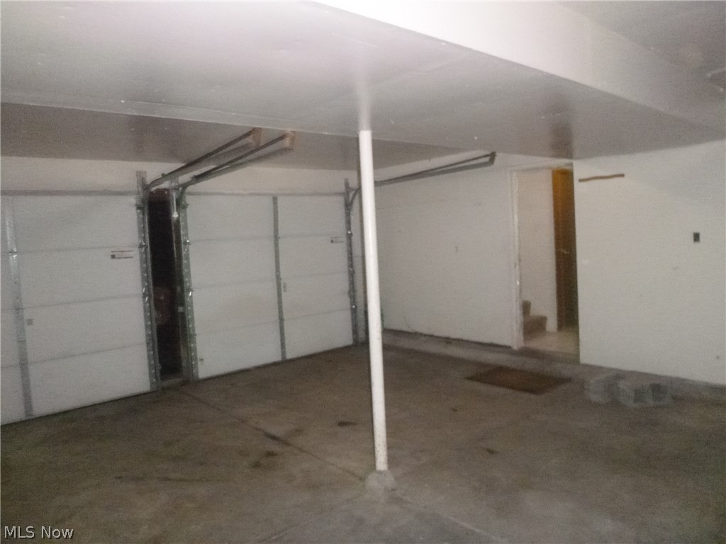 Broken Fence Estate #4 - Residential Lease