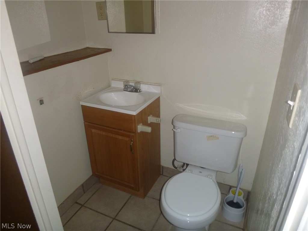 Broken Fence Estate #4 - Residential Lease