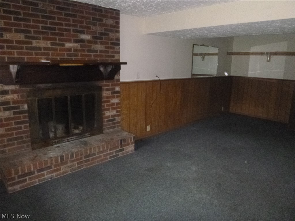 Broken Fence Estate #4 - Residential Lease