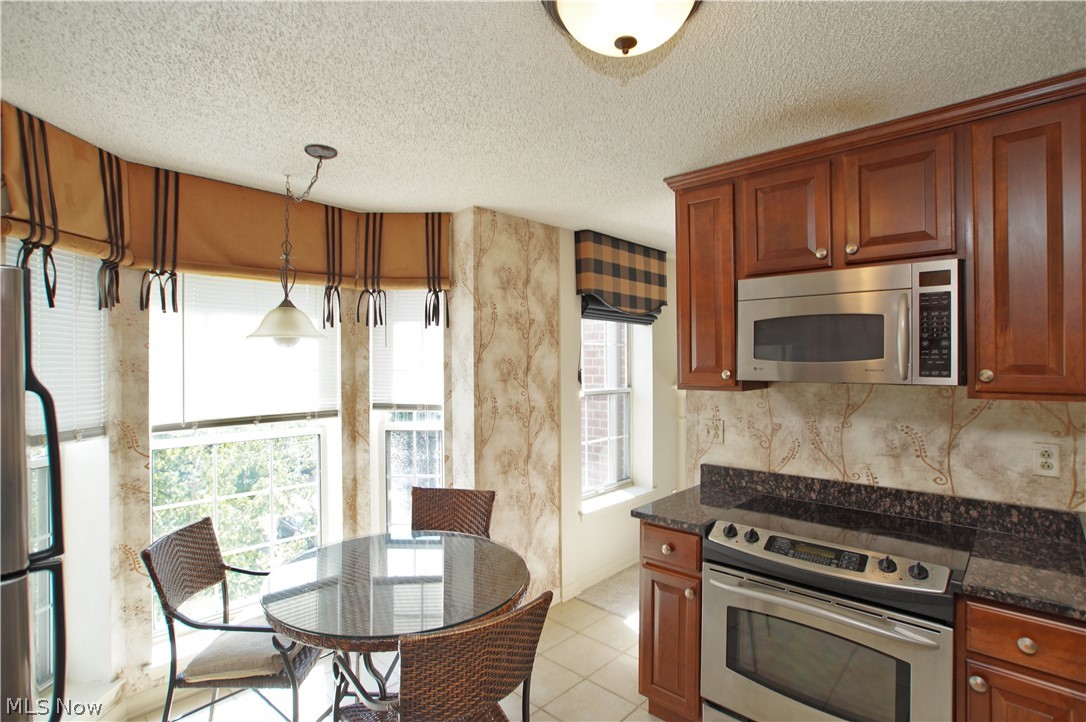 Fox Hollow/Woodhawk Condo - Residential