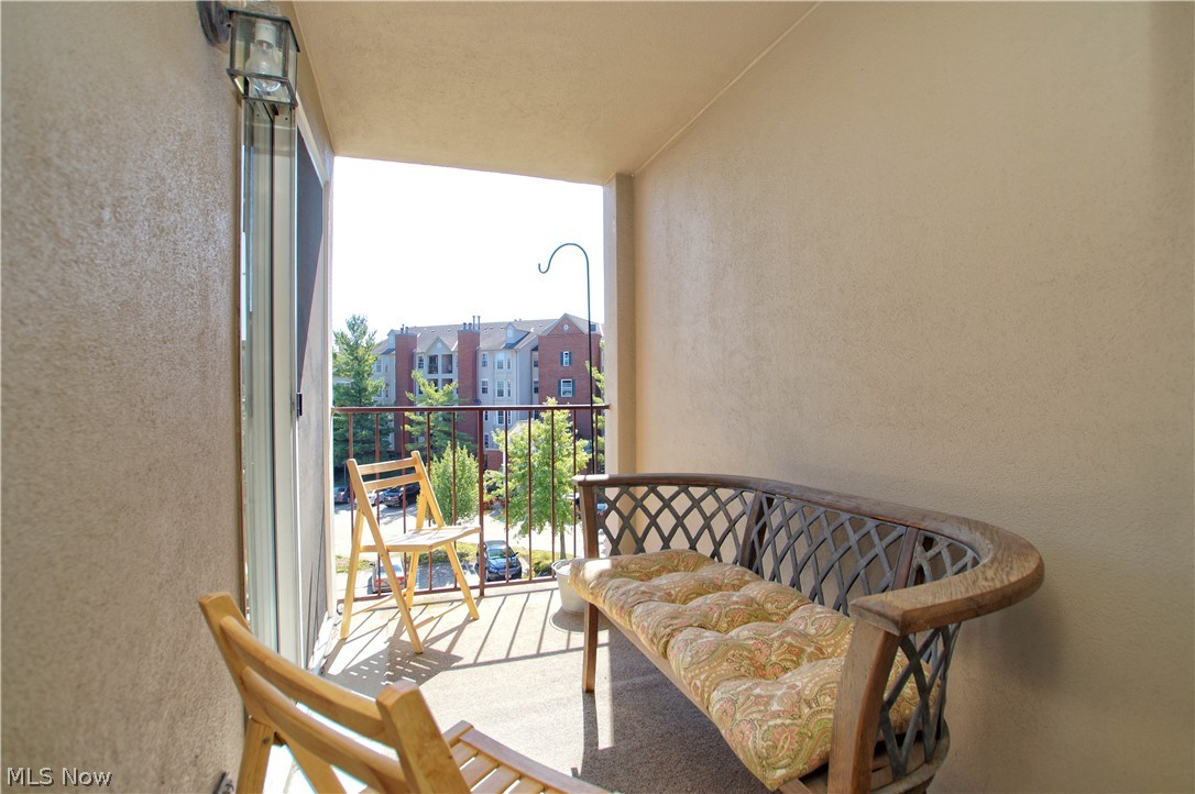 Fox Hollow/Woodhawk Condo - Residential