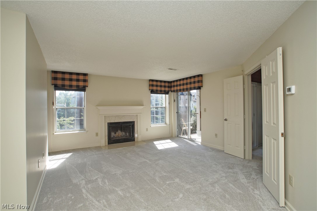 Fox Hollow/Woodhawk Condo - Residential