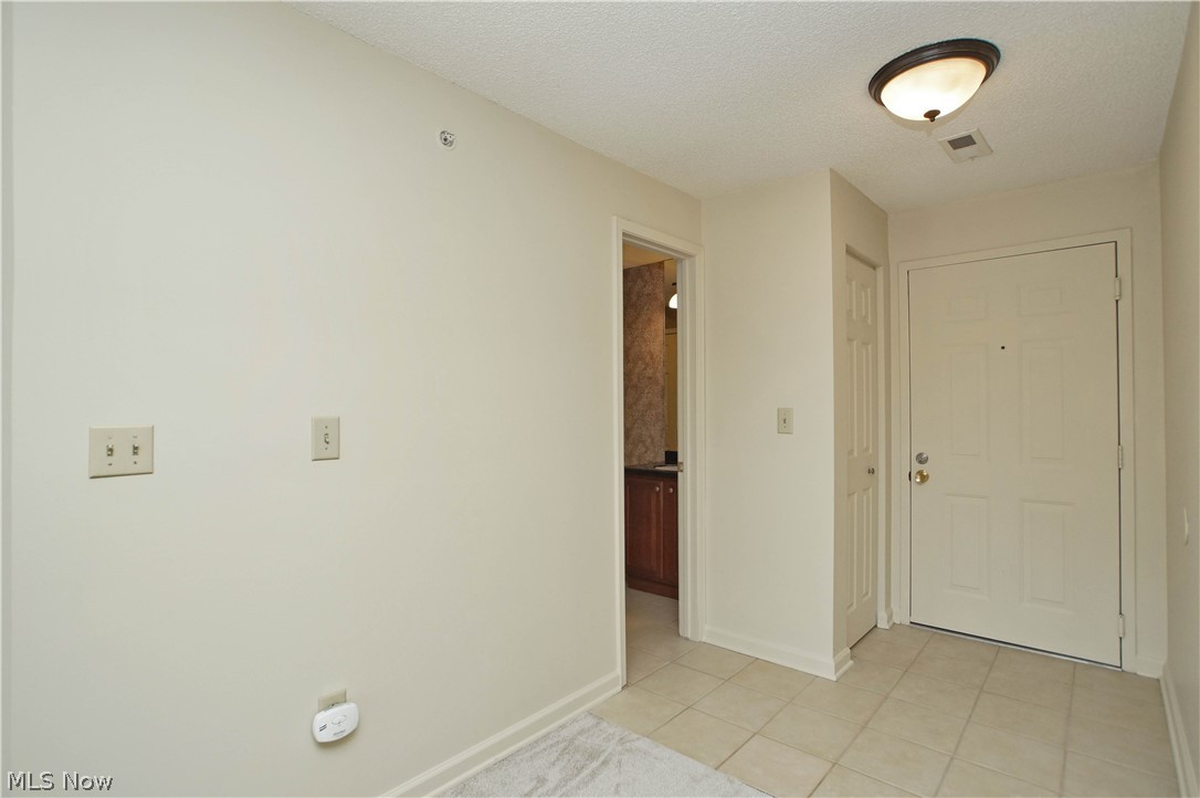 Fox Hollow/Woodhawk Condo - Residential