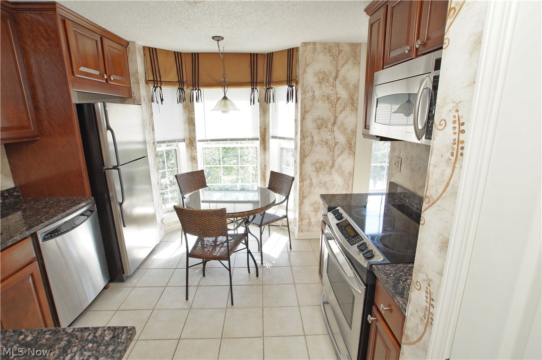 Fox Hollow/Woodhawk Condo - Residential