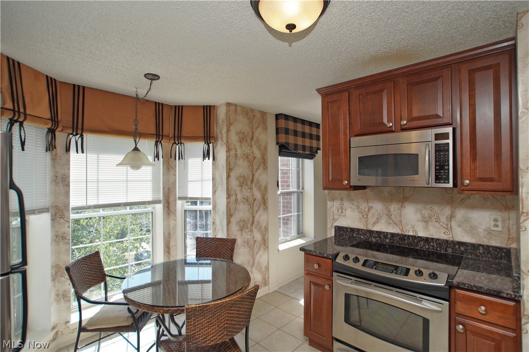 Fox Hollow/Woodhawk Condo - Residential