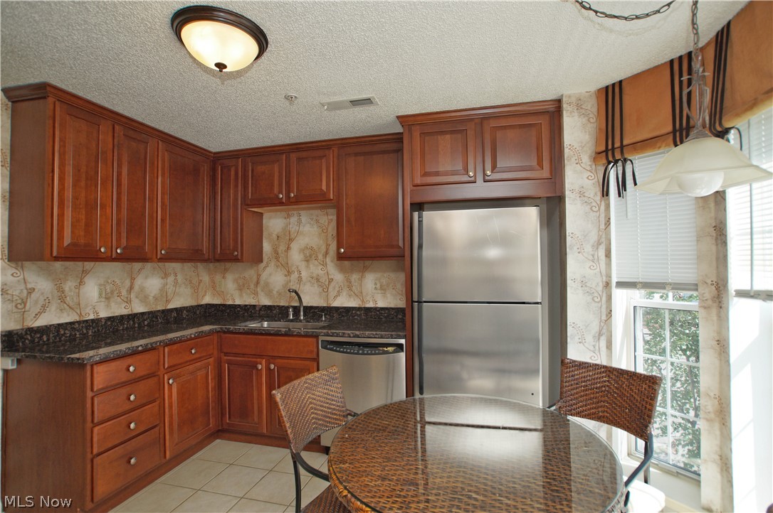 Fox Hollow/Woodhawk Condo - Residential