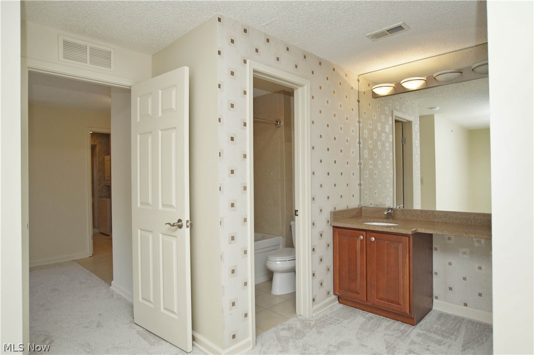Fox Hollow/Woodhawk Condo - Residential