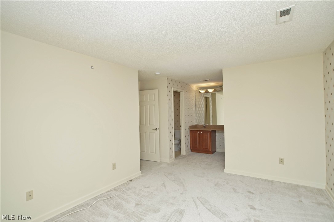 Fox Hollow/Woodhawk Condo - Residential