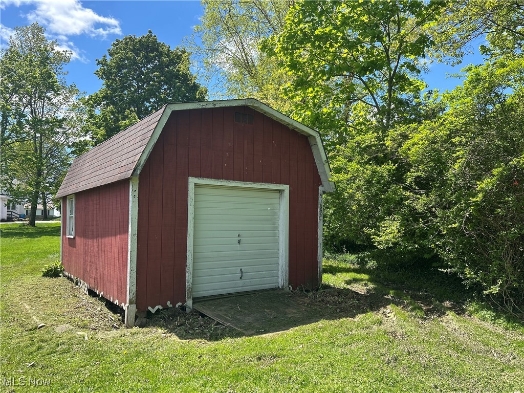 14584 Dean Court, Burton, Ohio image 5