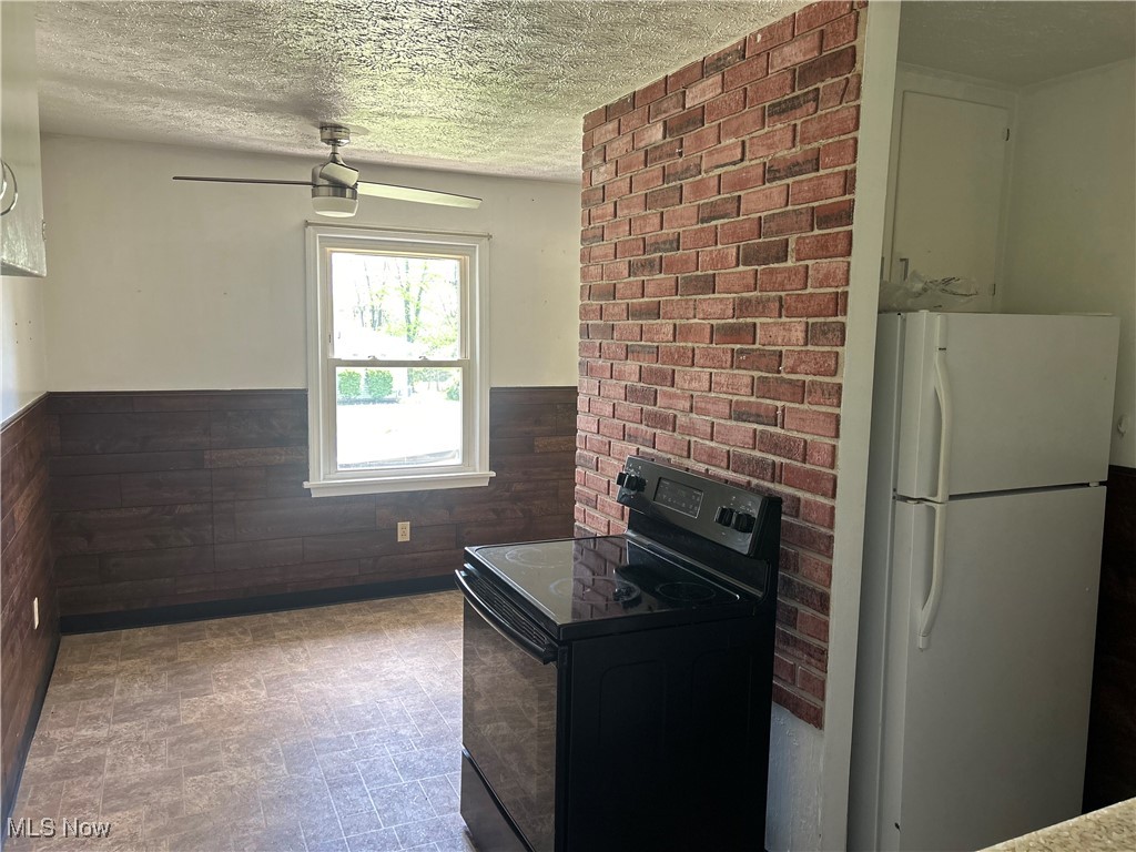 14584 Dean Court, Burton, Ohio image 14