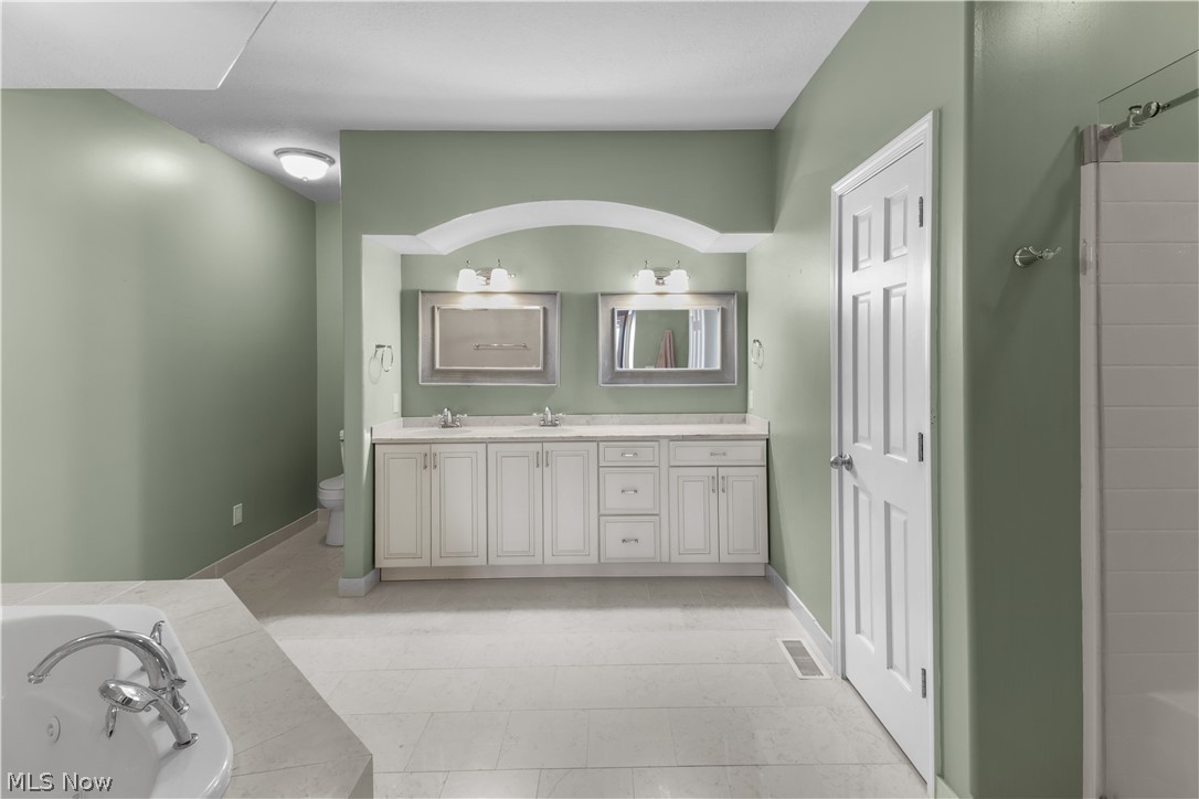 La Cote De Lac Condo Ph 03 - Residential