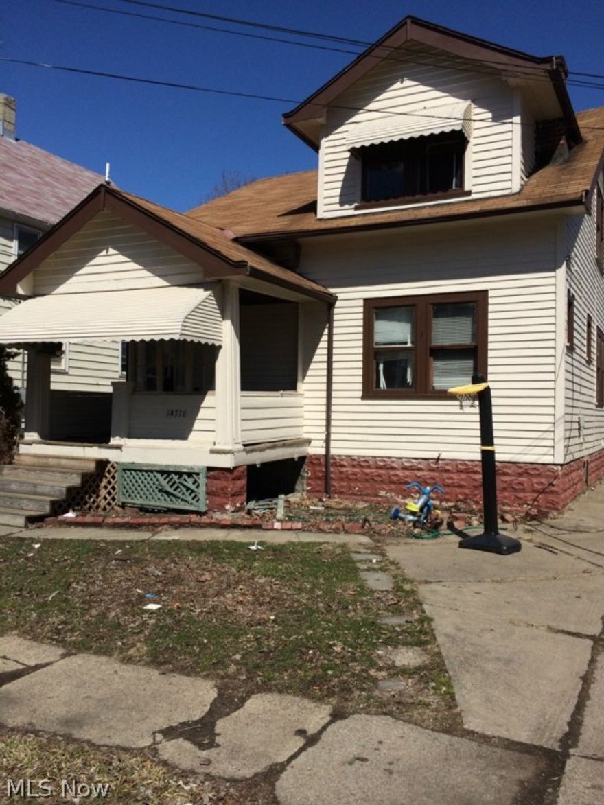 Two Family Home investment home with good income potential! Needs a complete rehabilitation in both units.