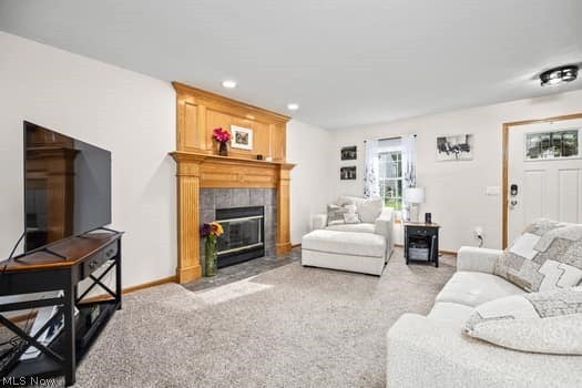 832 Queens Gate Way