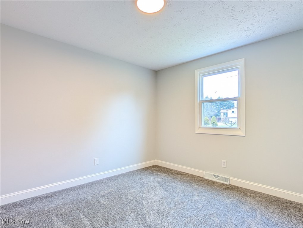 1091 Peony Street, Hartville, Ohio image 33