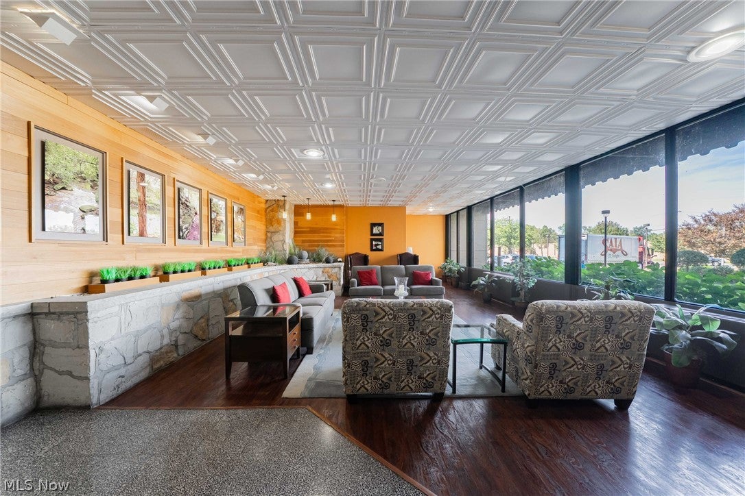 18501 Hilliard Boulevard 413