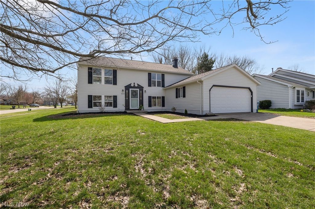 Photo of 4820 Emerald Lane, Brunswick, OH 44212 (MLS # 5197258)