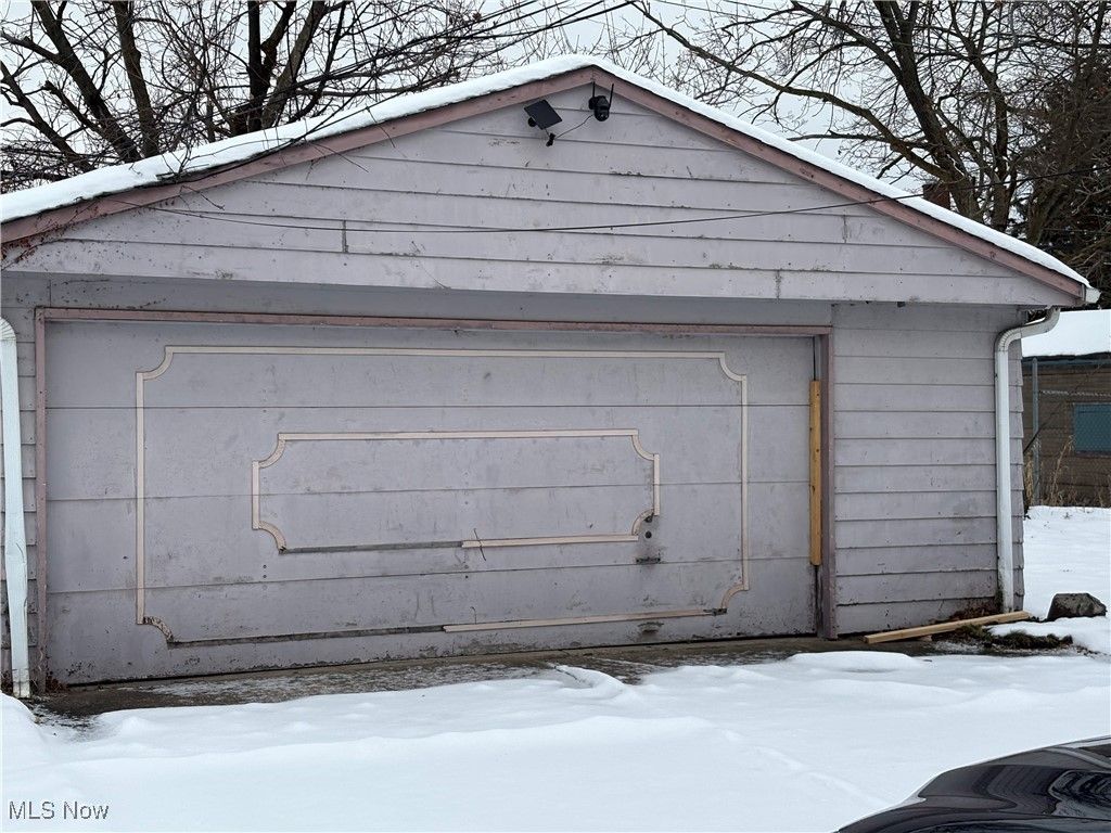 Photo of 4070 E 141st Street, Cleveland, OH 44128 (MLS # 5176647)