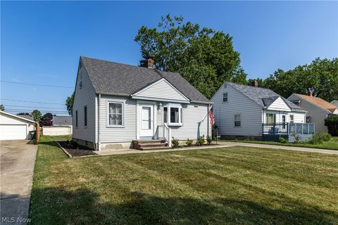 Single Family Residence in Willowick OH 29607 Bruce Drive.jpg