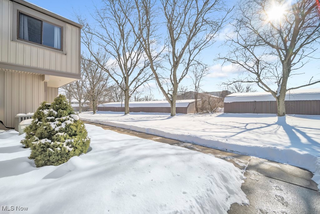 11873 Harbour Light Drive, North Royalton, Ohio image 4