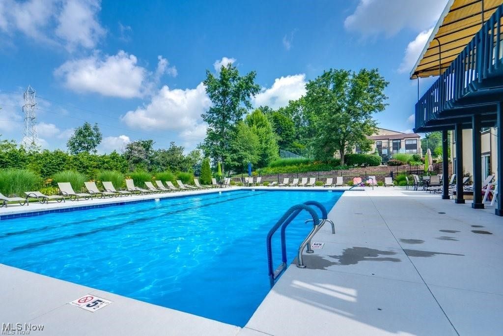 Photo of 1012 Bunker Drive #304, Fairlawn, OH 44333 (MLS # 5181158)