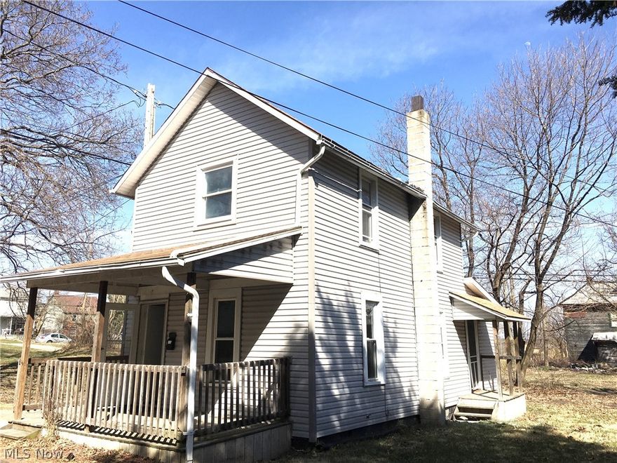 Newly Updated, quaint 3 bedroom 1 bath single family house located in quiet Alliance, OH! 
Professionally managed, 24/7 Emergency maintenance line, Online Rent Payments available. 
? Credit score of 600+. Below 600 is considered conditional
? Less than 3 items in collections, excluding student loan and medical. More than 3 is considered conditional
? Monthly income of 2.5 times the amount of the monthly rent
? Thorough and Complete Criminal and Eviction Check
? $50 Non Refundable App Fee for all Adults who will be occupying the property
? Applications can only be completed online
? Pets Considered with double deposit & pending owner approval
? Typical Security Deposit equivalent to one months rent, pending results of background checks.
? NOT Accepting Section 8 / AMHA Housing Vouchers