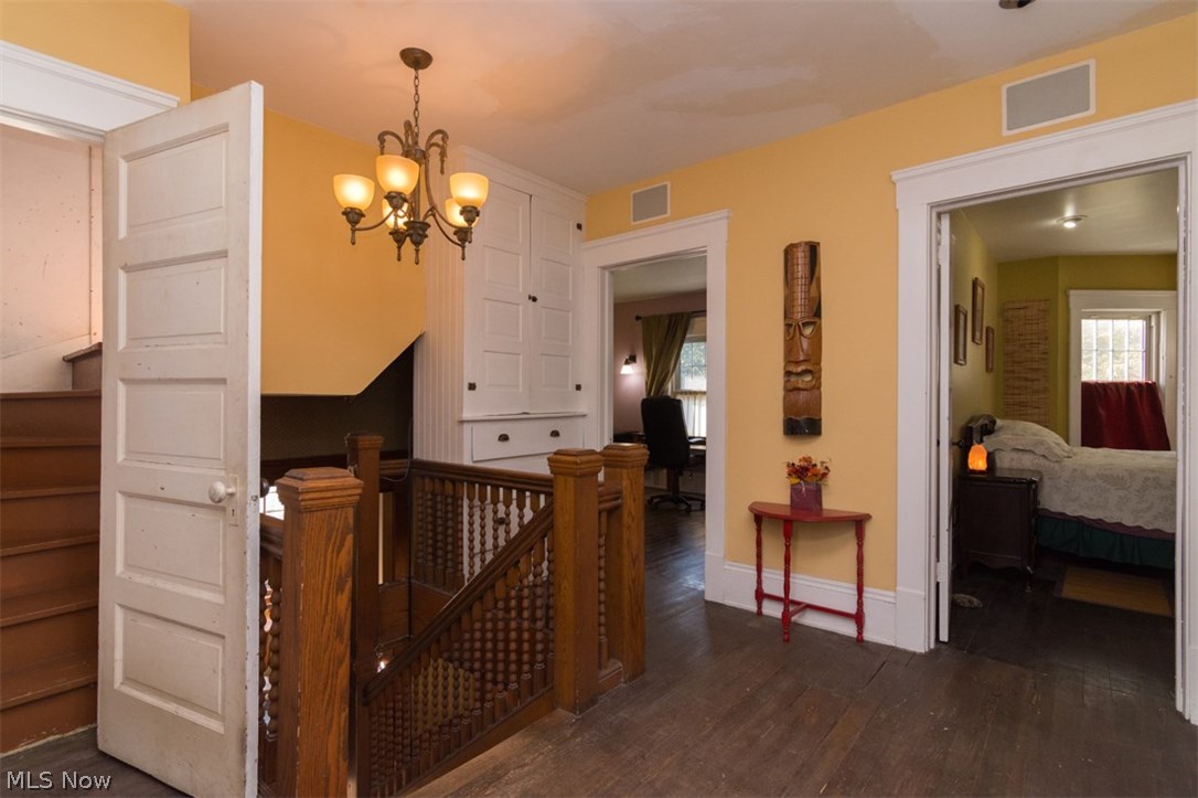 M M Browns - Residential