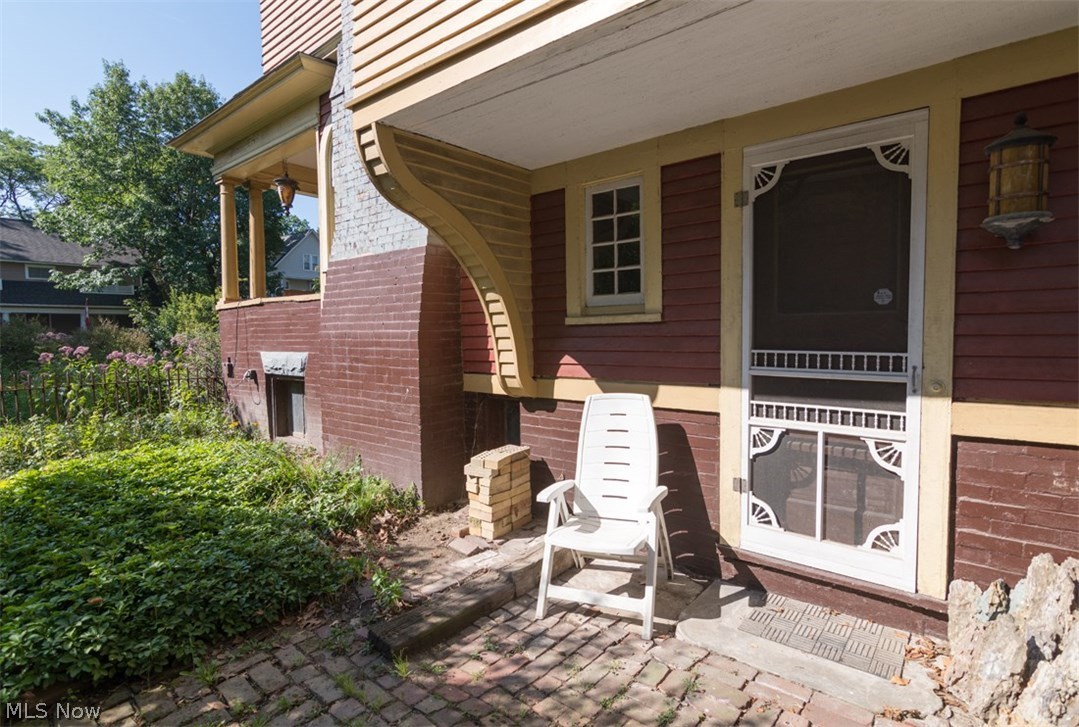 M M Browns - Residential