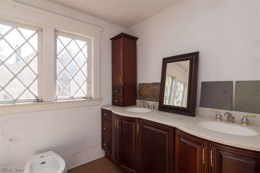 M M Browns - Residential