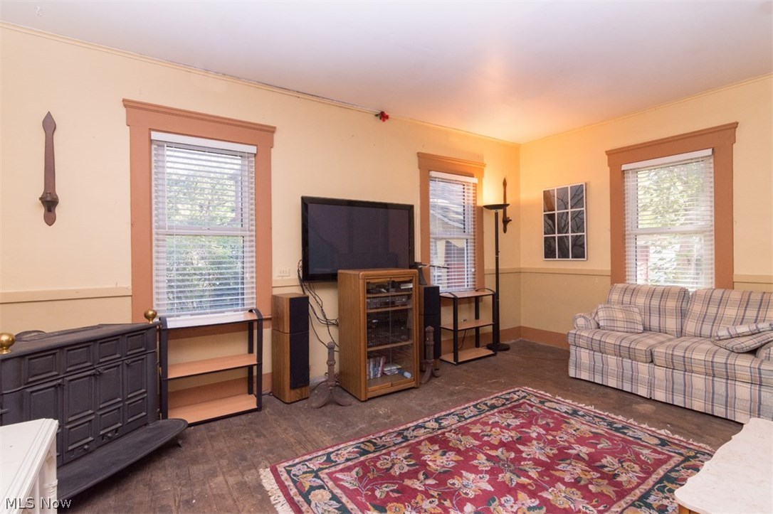 M M Browns - Residential