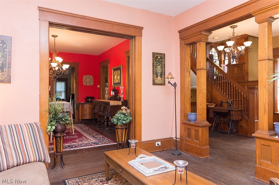 M M Browns - Residential