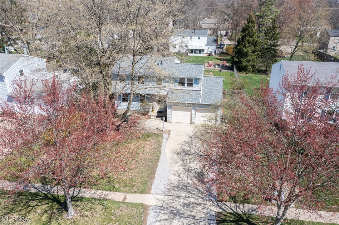 730 Brookledge Drive, Medina, Ohio image 2
