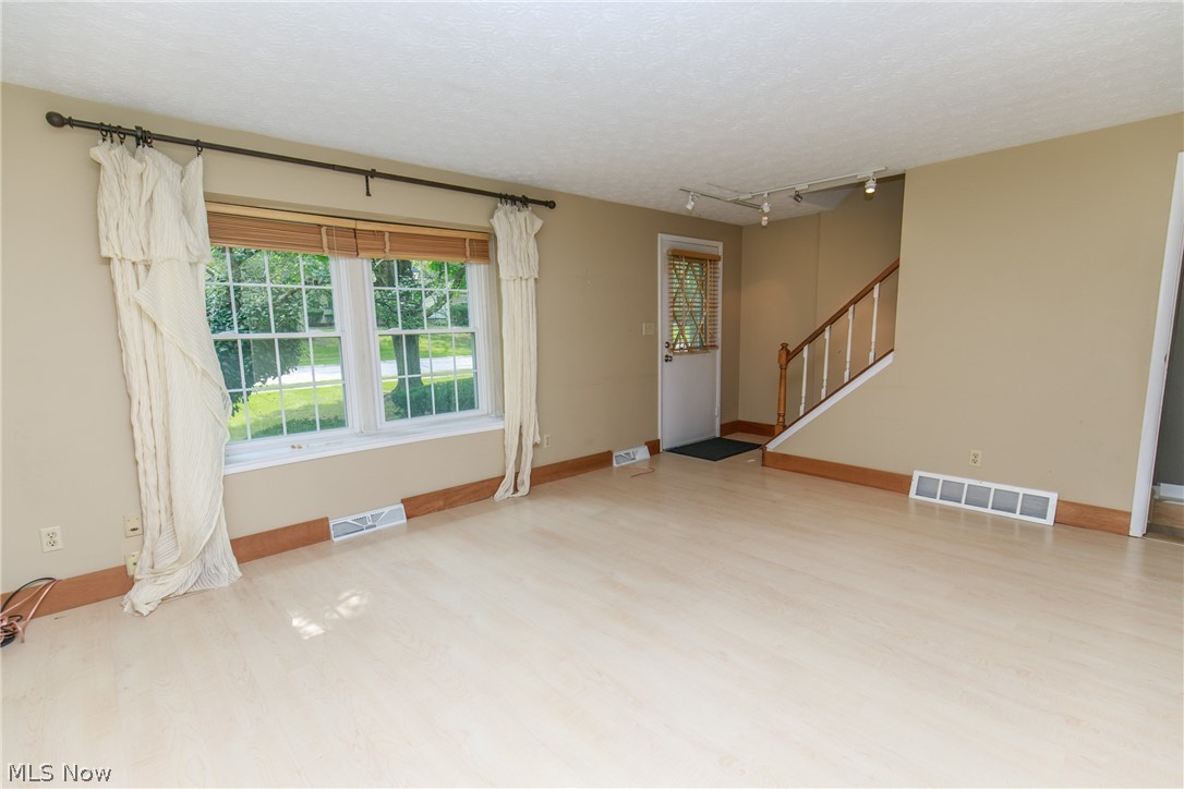 Huntington Park Condo - Residential