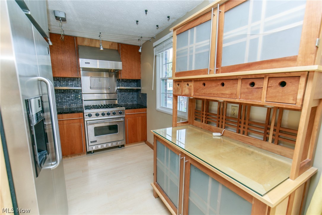 Huntington Park Condo - Residential