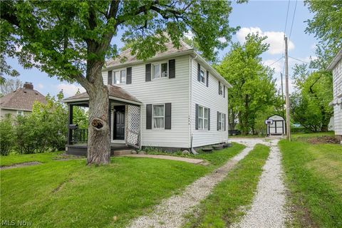 Homes For Sale - 1424 S Liberty Avenue<br/> Alliance, OH 44601