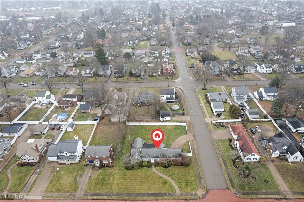 Photo of 206 Harter Avenue NW, Canton, OH 44708 (MLS # 5180109)