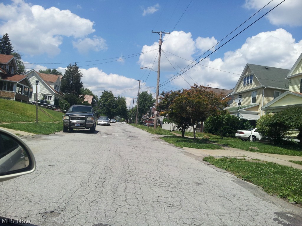 City/Youngstown - Land