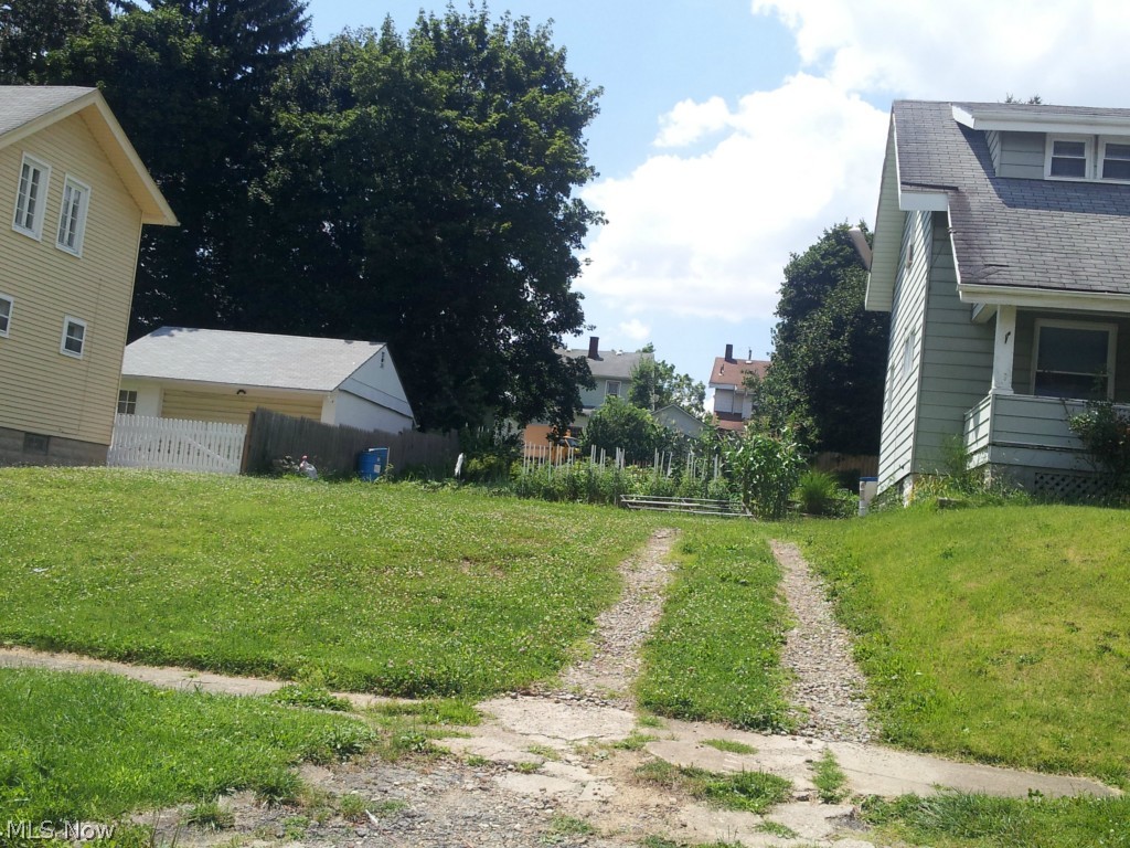 City/Youngstown - Land