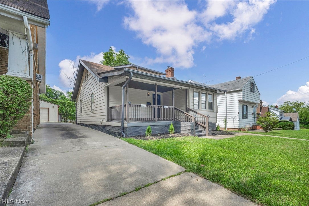 1982 Reyburn Road