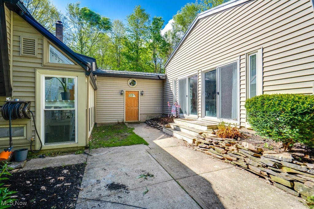 12530 Nelson Parkman Road, Garrettsville, Ohio image 3