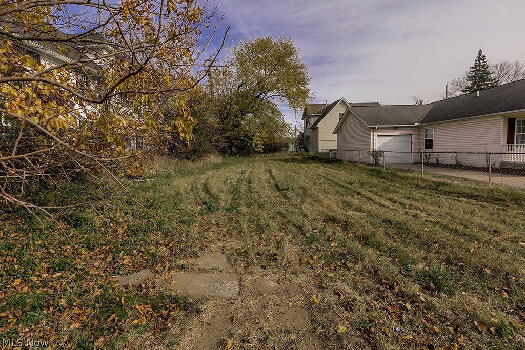 861 Lakeview Road