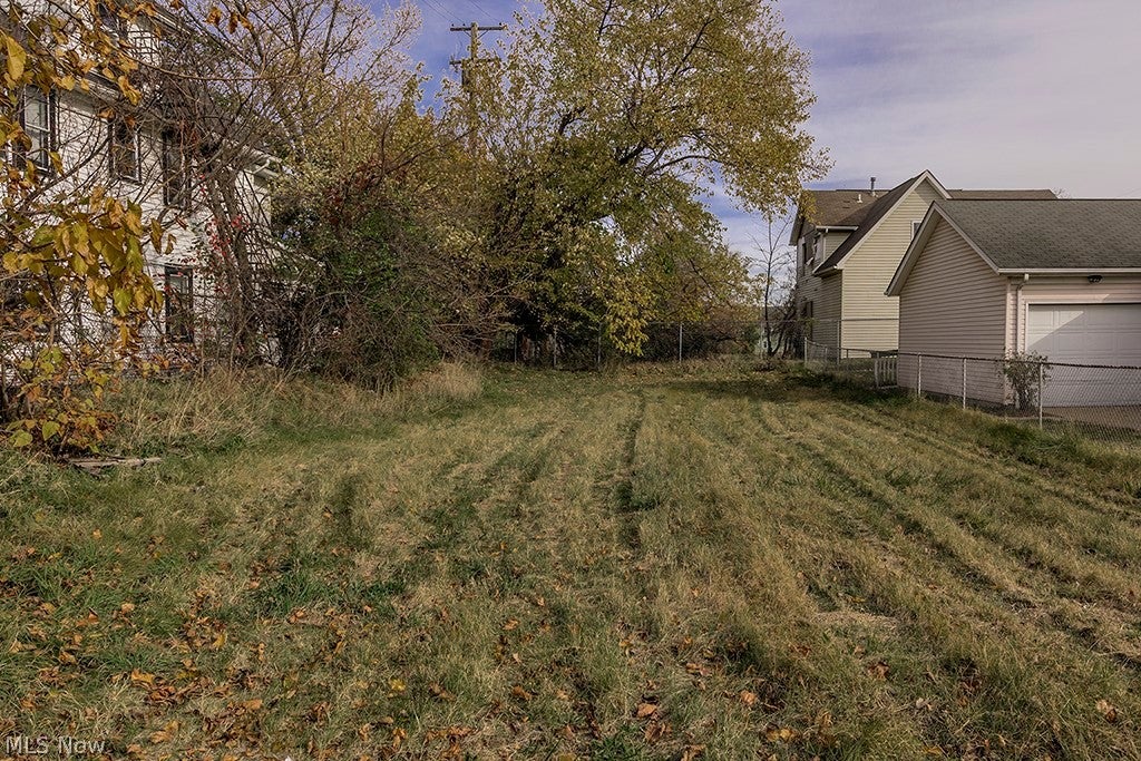 861 Lakeview Road