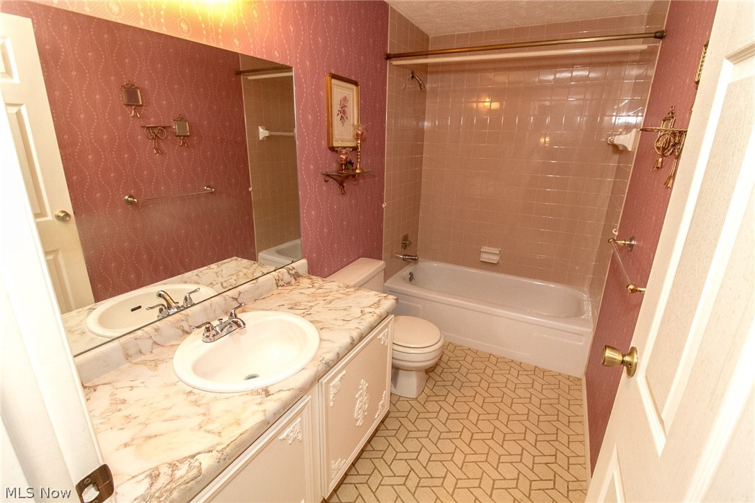 Western Reserve Condo 02 - Residential